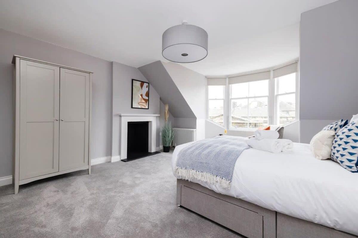 Dragon Suites - City Centre Castle View 1 Bed Apartment EDI Eksteriør bilde